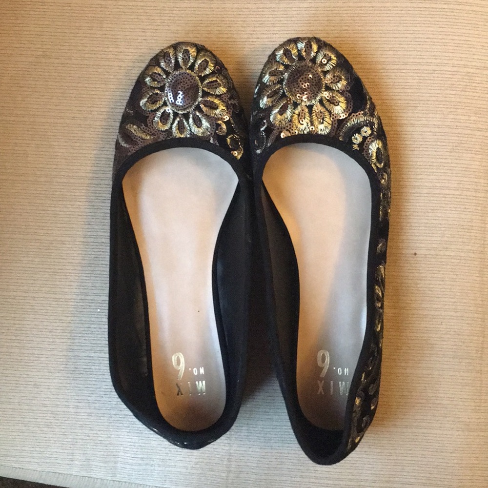 Embroidered/Sequin shoes size 10